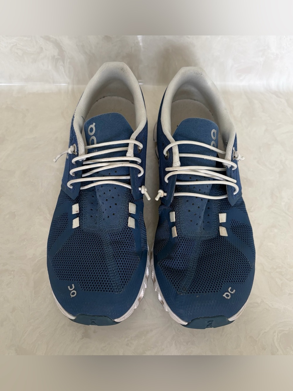 On Cloud 5 Women’s Size 8 Navy Blue White Running Shoes Sneakers Speed Laces